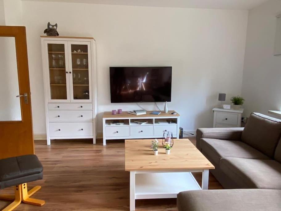 Feddersen Living Grosse Ferienwohnung - Garten - Terrasse - Smart Tv - Netflix Брунсбютел Екстериор снимка
