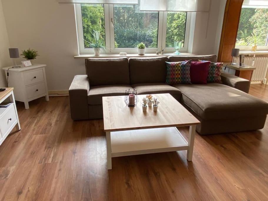 Feddersen Living Grosse Ferienwohnung - Garten - Terrasse - Smart Tv - Netflix Брунсбютел Екстериор снимка